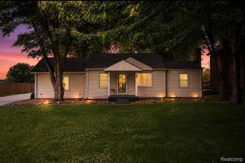 39751 Sylvia St, Harrison Twp, MI, 48045-1539 | Card Image