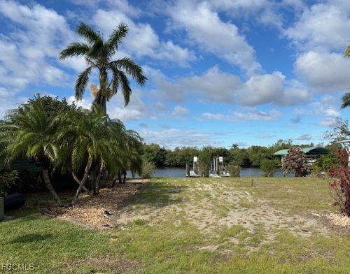 208 Sun Cir, FORT MYERS, FL, 33905-3166 | Card Image