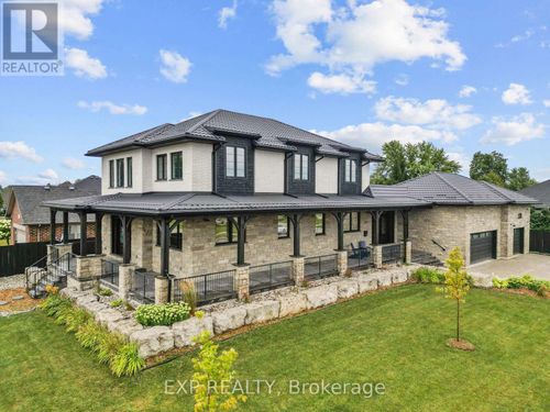 100 Field St, Forest, ON, N0N1J0 | Card Image