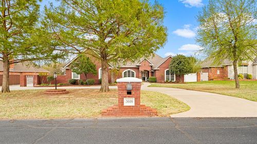 3608 Meadow Ln, Moore, OK, 73160-2956 | Card Image