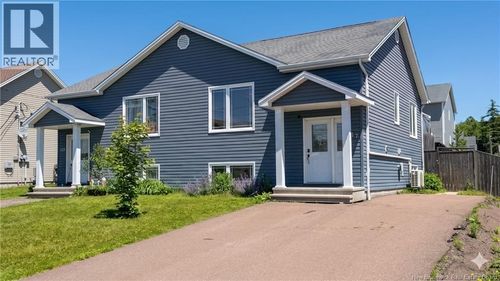 167 Penrose St, Moncton, NB, E1E4W7 | Card Image