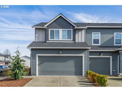 7049 Ne 4th Ct, Vancouver, WA, 98665-8352 | Card Image