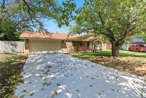 1016 Angela Ct, Everman, TX, 76140-3623 | Card Image