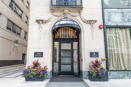 unit-18b-118 E Erie St, Chicago, IL, 60611-5149 | Card Image