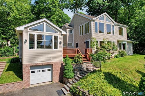 40 Manitook Dr, Oxford, CT, 06478-1674 | Card Image