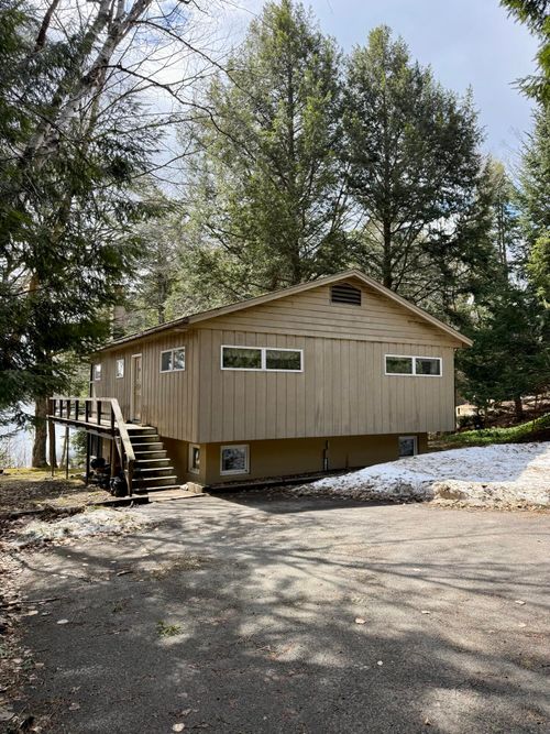 77 Floodwood Rd, Saranac Lake, NY, 12983-3216 | Card Image