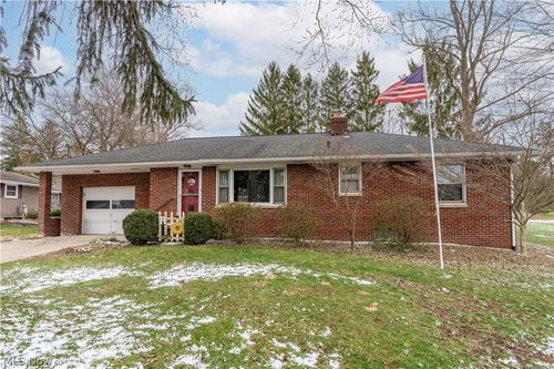 6775 Grove Rd, New Franklin, OH, 44216-9406 | Card Image