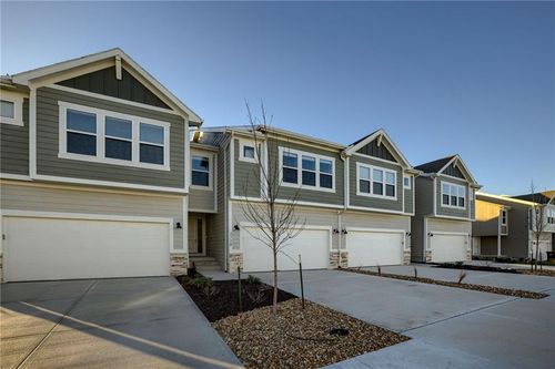 3718 Sw Clayton Pl, Lee's Summit, MO, 64082-4220 | Card Image