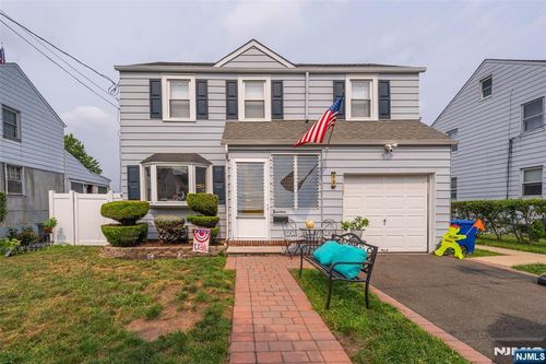 19 Pine St, North Arlington, NJ, 07031-5719 | Card Image