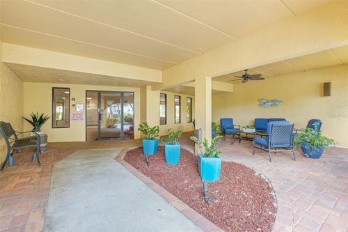 302-5817 Park St N, ST PETERSBURG, FL, 33709-6313 | Card Image