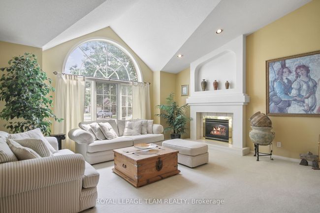 21 Windchime Cres, House other with 3 bedrooms, 3 bathrooms and 2 parking in Nepean ON | Image 5