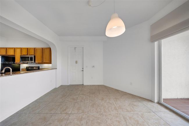 APT-501 - 3600 Oaks Clubhouse Dr, Condo with 3 bedrooms, 2 bathrooms and null parking in Pompano Beach FL | Image 5
