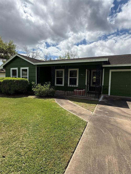 406 Gardenia St, Lake Jackson, TX, 77566-5856 | Card Image