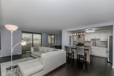 Beautiful Completely renovated 2 bed 2 bath condo open and bright! | Image 3