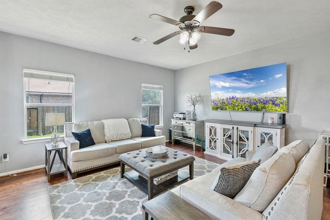 454 Fishhawk Way, House other with 3 bedrooms, 2 bathrooms and 2 parking in Crosby TX | Image 8