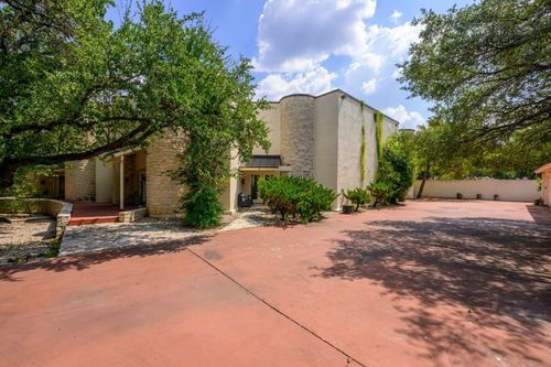 apt-g-1 Crystal Springs Ct, The Hills, TX, 78738-1102 | Card Image