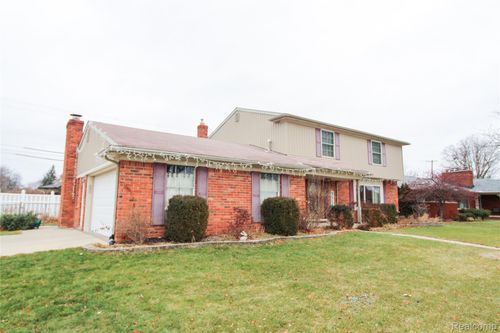 18815 Rockport St, Roseville, MI, 48066-1358 | Card Image