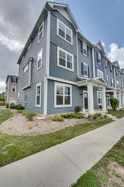 1622 Albany St, Grayslake, IL, 60030-3575 | Card Image