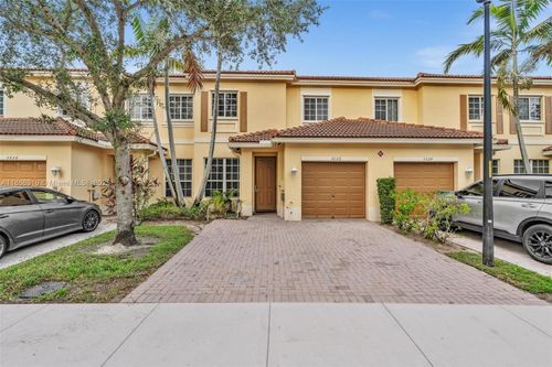 3226 Nw 31st Ter, Oakland Park, FL, 33309-8203 | Card Image
