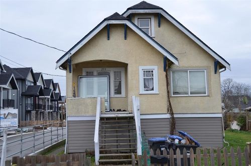 253 Boyne St, New Westminster, BC, V3M5J7 | Card Image
