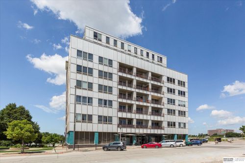 apt-4h-3000 Farnam St, Omaha, NE, 68131-2696 | Card Image