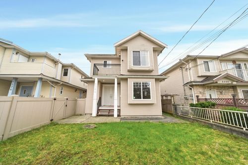 5366 Manor St, Burnaby, BC, V5G1B7 | Card Image
