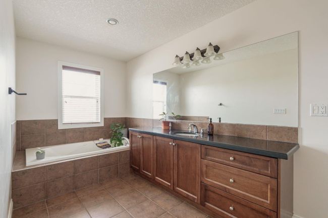 3 West Cedar Place Sw, Home with 4 bedrooms, 3 bathrooms and 4 parking in Calgary AB | Image 19