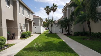 12650 Sw 54th St, Townhouse with 3 bedrooms, 2 bathrooms and null parking in Miramar FL | Image 2