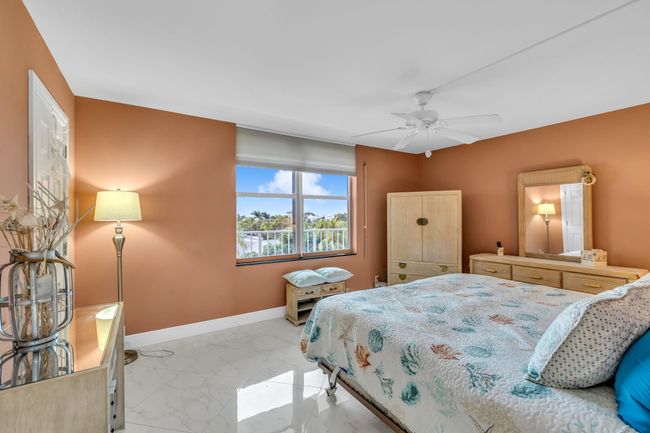 APT-1501 - 1 Harbourside Dr, Condo with 3 bedrooms, 2 bathrooms and null parking in Delray Beach FL | Image 24