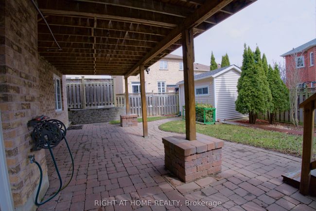 1045 Coyston Crt, House other with 3 bedrooms, 3 bathrooms and 4 parking in Oshawa ON | Image 22