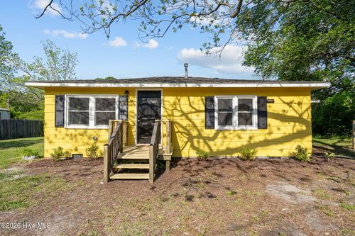 49 S 12th St, Bolton, NC, 28423 | Card Image