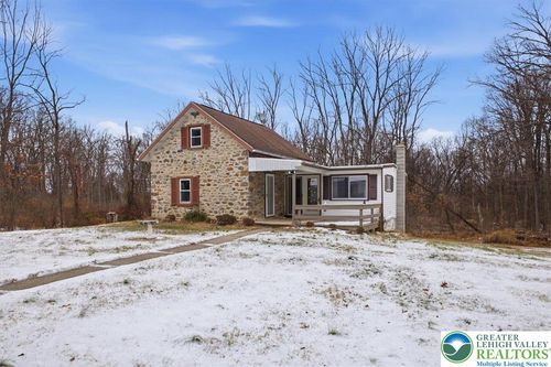 50 Calvins Ln, Mertztown, PA, 19539-9155 | Card Image