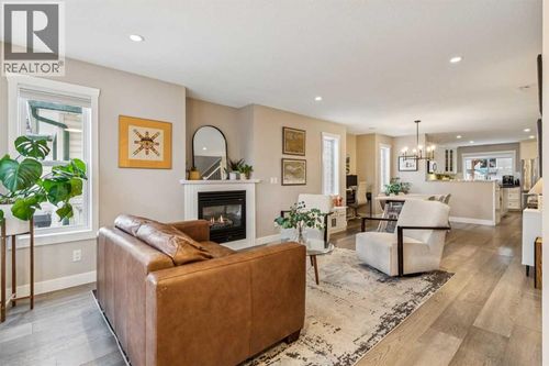 133 25 Ave Ne, Calgary, AB, T2E1X9 | Card Image