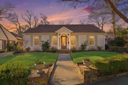 1011 S Chilton Ave, Tyler, TX, 75701-2916 | Card Image