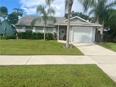 4265 Se Tamarind Street, House other with 2 bedrooms, 2 bathrooms and 1 parking in Stuart FL | Image 1