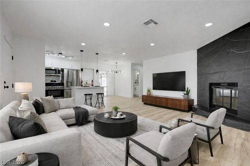 252 Meyers Ave, Henderson, NV, 89015-5253 | Card Image