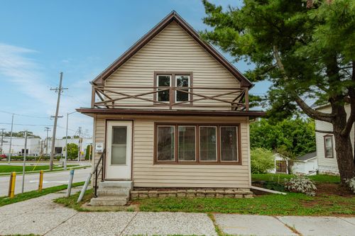 735 E North St, WAUKESHA, WI, 53188-3738 | Card Image