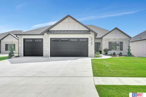 9745 Hillcrest Trl, Lincoln, NE, 68520-1224 | Card Image