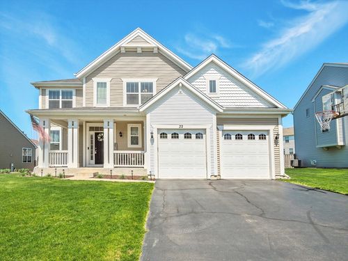 32 Catamaran Cir, Pingree Grove, IL, 60140-2009 | Card Image