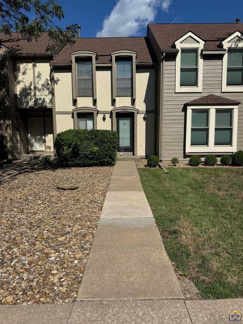 3424 Sw Arrowhead Rd, Topeka, KS, 66614-3844 | Card Image