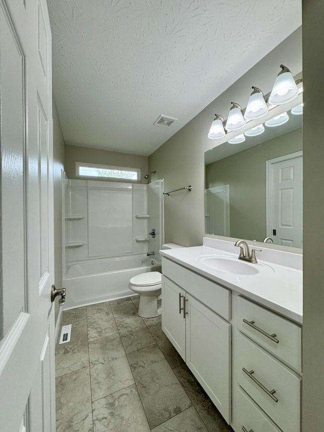 1039 Meadowbrook Ct, House other with 4 bedrooms, 2 bathrooms and null parking in Hebron KY | Image 33