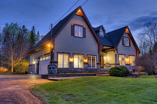 1007 Rue Frédéric-Doyon, Sherbrooke, QC, J1R0T1 | Card Image