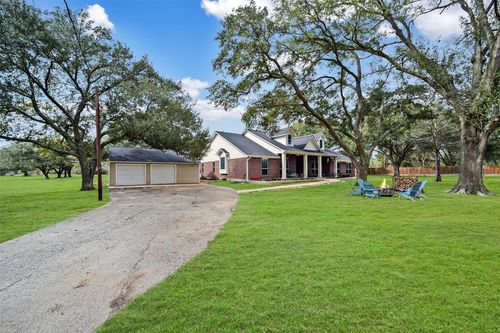 19407 Pine Tree Ln, Waller, TX, 77484-8717 | Card Image