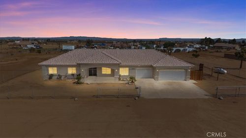 7536 Sunset Rd, Phelan, CA, 92371-9823 | Card Image