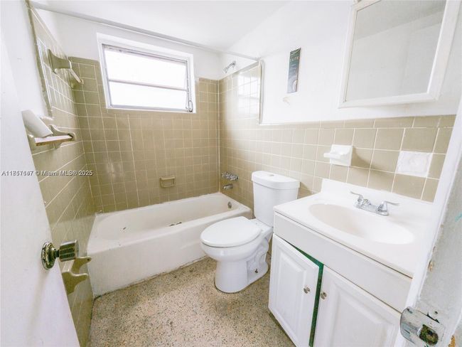 APT-6 - 2000 Nw 29 Th St, Condo with 2 bedrooms, 1 bathrooms and null parking in MIAMI FL | Image 5