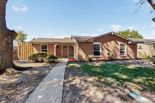 913 Arrowhead Dr, Garland, TX, 75043-5004 | Card Image