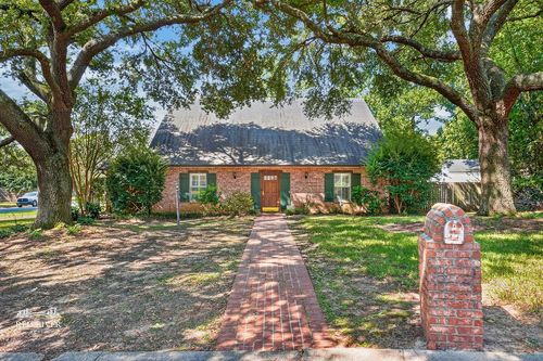 10130 Thornwood Dr, Shreveport, LA, 71106-7616 | Card Image