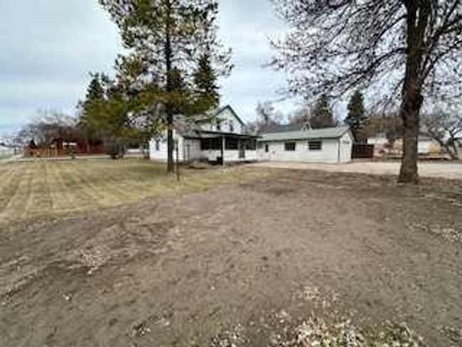 5107 47 Street, Home with 4 bedrooms, 1 bathrooms and 3 parking in Provost AB | Image 18