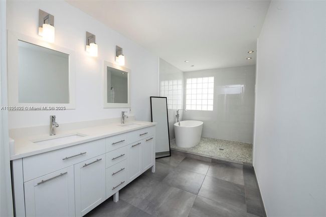 1127 Sw 104 Th Way, House other with 4 bedrooms, 3 bathrooms and null parking in Pembroke Pines FL | Image 20