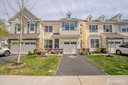 18 Mclean Ter, Cranbury, NJ, 08512-3409 | Card Image